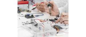 Assemblaggio PCB: guida completa alle tecnologie SMD e Through Hole